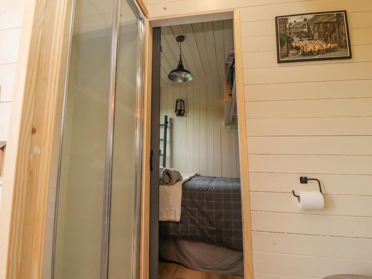 Hillcrest Shepherds Hut Preston  Luaran gambar